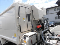 いすゞエルフパッカー車（塵芥車）小型（2t・3t）[写真09]