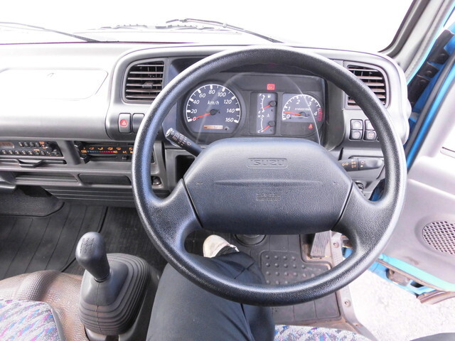 いすゞエルフクレーン3段小型（2t・3t）[写真28]