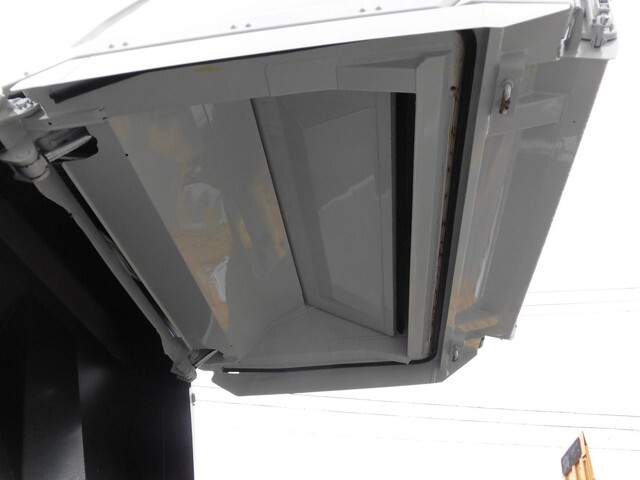 いすゞエルフパッカー車（塵芥車）小型（2t・3t）[写真18]