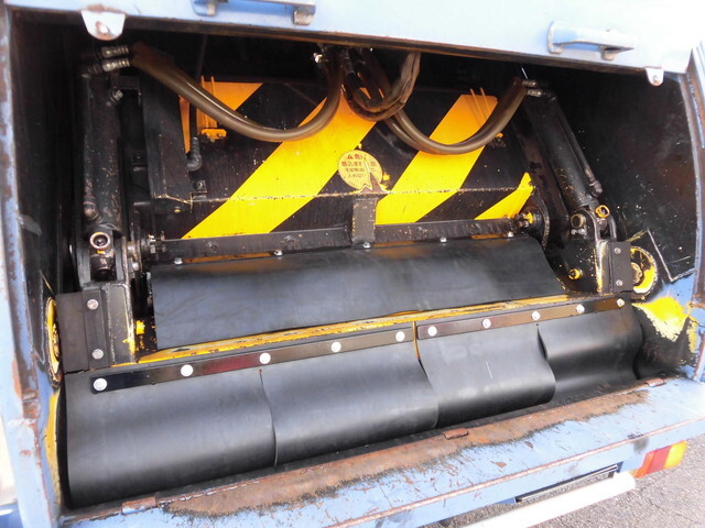 日野デュトロパッカー車（塵芥車）小型（2t・3t）[写真13]