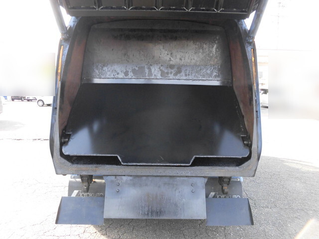 日野デュトロパッカー車（塵芥車）小型（2t・3t）[写真15]