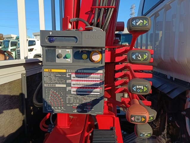 三菱ふそうキャンタークレーン4段小型（2t・3t）[写真09]