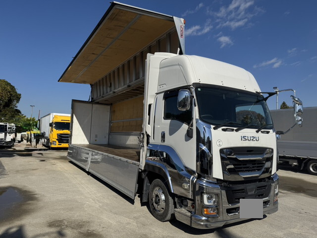 いすゞギガアルミウイング大型（10t）[写真01]