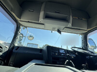 いすゞギガアルミウイング大型（10t）[写真14]