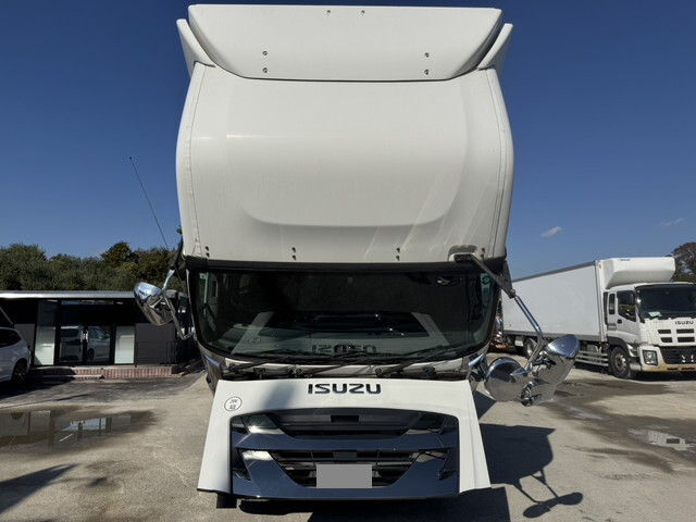 いすゞギガアルミウイング大型（10t）[写真17]