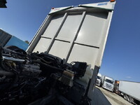 いすゞギガアルミウイング大型（10t）[写真19]