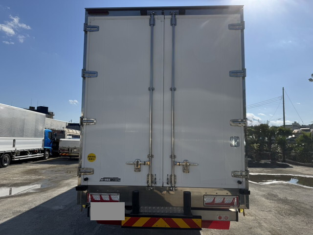 いすゞギガアルミウイング大型（10t）[写真07]