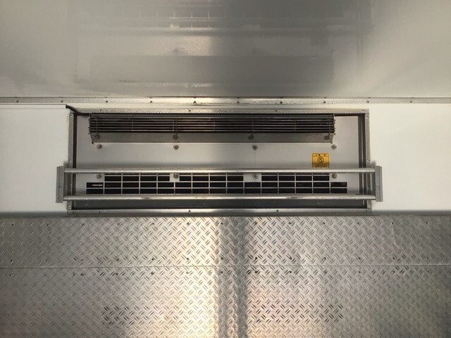 いすゞフォワード冷凍車（冷蔵車）中型（4t）[写真14]