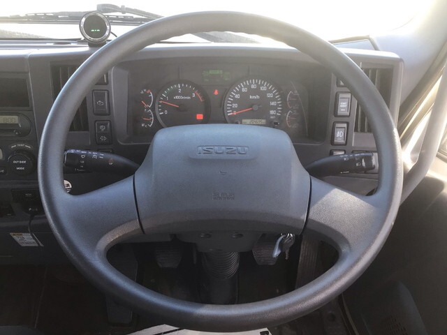 いすゞフォワード冷凍車（冷蔵車）中型（4t）[写真32]