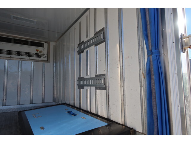 いすゞエルフ冷凍車（冷蔵車）小型（2t・3t）[写真10]