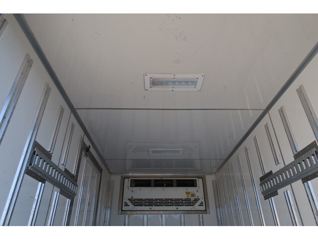 いすゞエルフ冷凍車（冷蔵車）小型（2t・3t）[写真11]