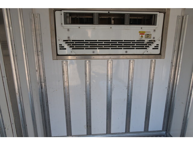いすゞエルフ冷凍車（冷蔵車）小型（2t・3t）[写真12]