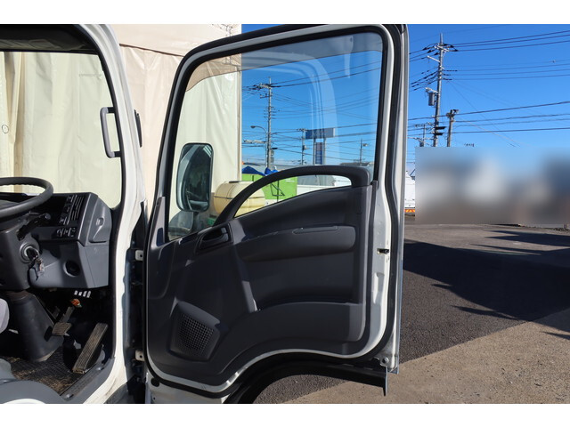 いすゞエルフ冷凍車（冷蔵車）小型（2t・3t）[写真28]