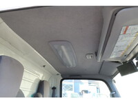 いすゞエルフ冷凍車（冷蔵車）小型（2t・3t）[写真30]