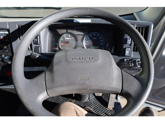 いすゞエルフ冷凍車（冷蔵車）小型（2t・3t）[写真33]