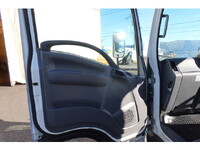 いすゞエルフ冷凍車（冷蔵車）小型（2t・3t）[写真40]