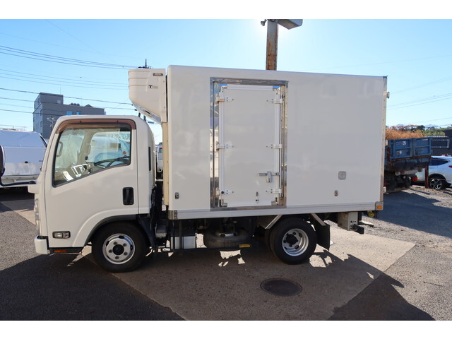 いすゞエルフ冷凍車（冷蔵車）小型（2t・3t）[写真04]