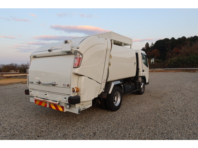 三菱ふそうキャンターパッカー車（塵芥車）小型（2t・3t）[写真02]