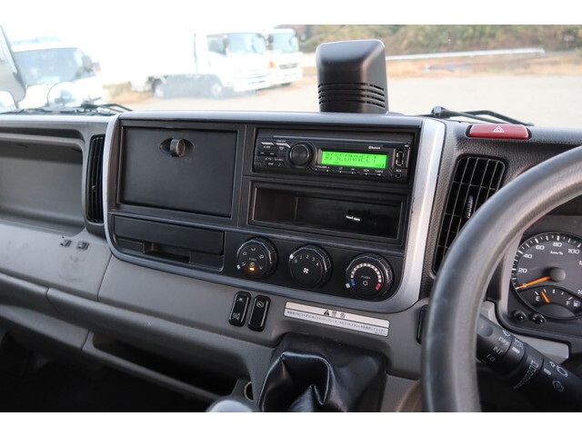 三菱ふそうキャンターパッカー車（塵芥車）小型（2t・3t）[写真36]