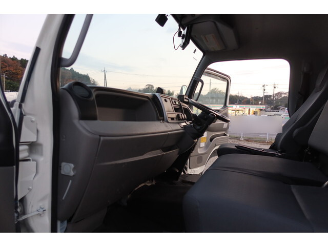 三菱ふそうキャンターパッカー車（塵芥車）小型（2t・3t）[写真39]