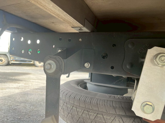 いすゞエルフ平ボディ小型（2t・3t）[写真20]