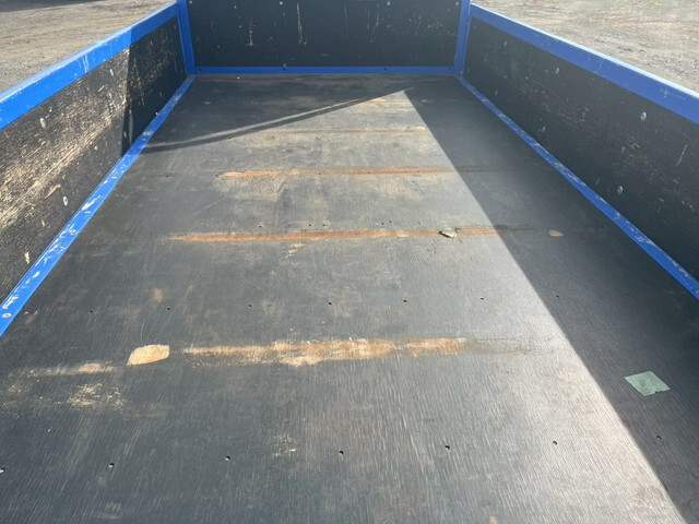 いすゞエルフ平ボディ小型（2t・3t）[写真23]