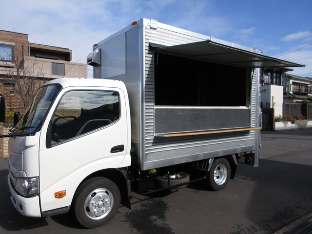 トヨタダイナアルミバン小型（2t・3t）[写真01]