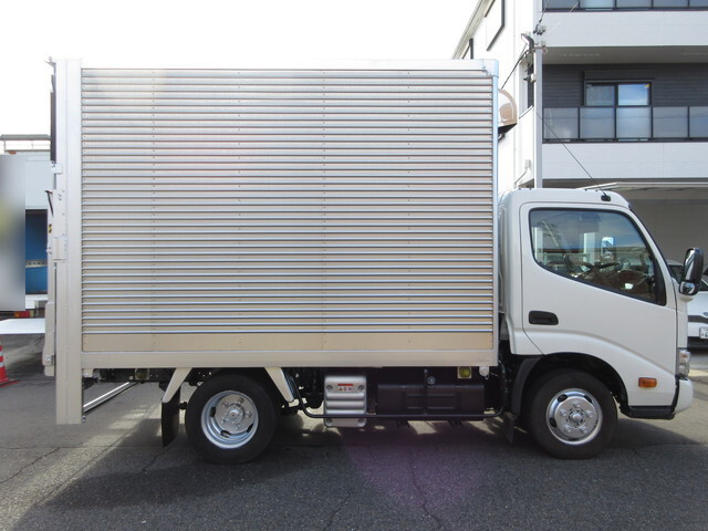 トヨタダイナアルミバン小型（2t・3t）[写真06]