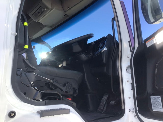 三菱ふそうスーパーグレートトレーラーヘッド（トラクターヘッド）大型（10t）[写真28]