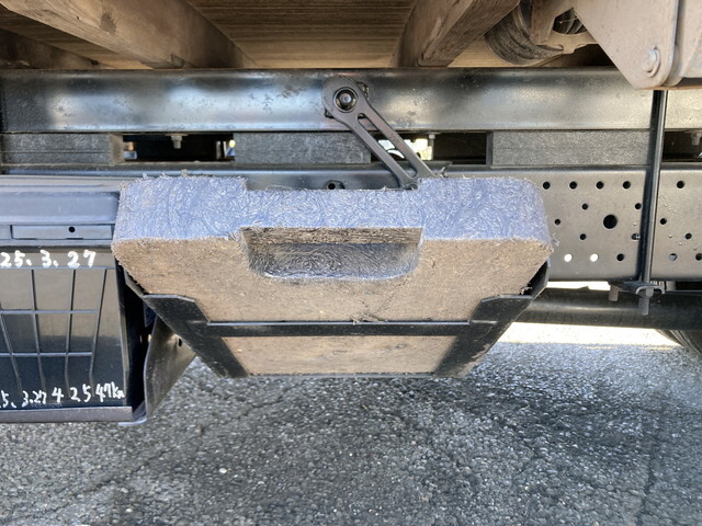 いすゞエルフクレーン4段小型（2t・3t）[写真22]