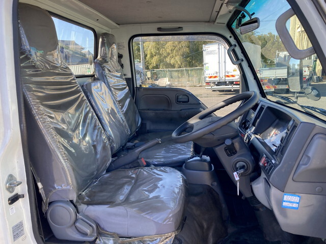 いすゞエルフクレーン4段小型（2t・3t）[写真32]