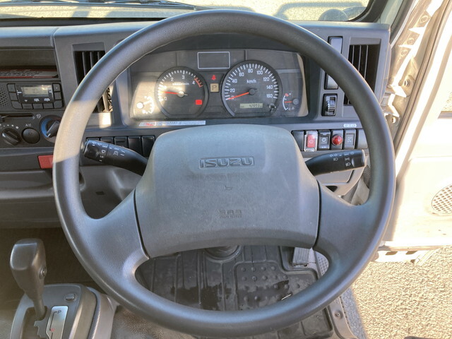 いすゞエルフクレーン4段小型（2t・3t）[写真34]