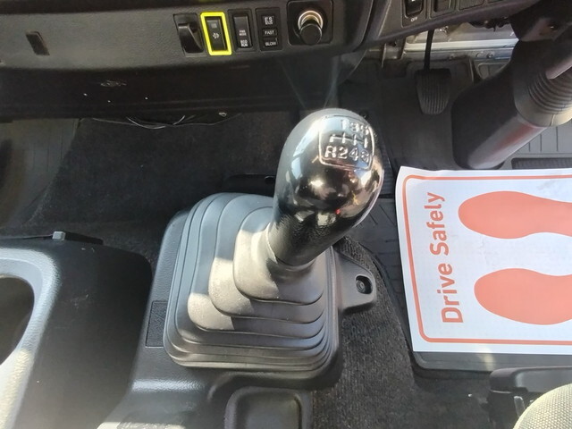 日野レンジャー平ボディ中型（4t）[写真22]