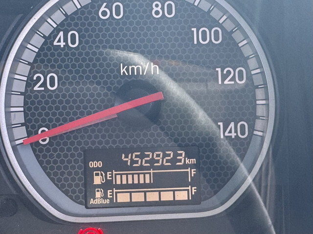 いすゞギガアルミウイング大型（10t）[写真14]