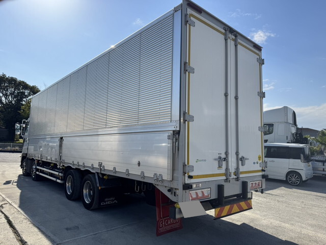 いすゞギガアルミウイング大型（10t）[写真02]