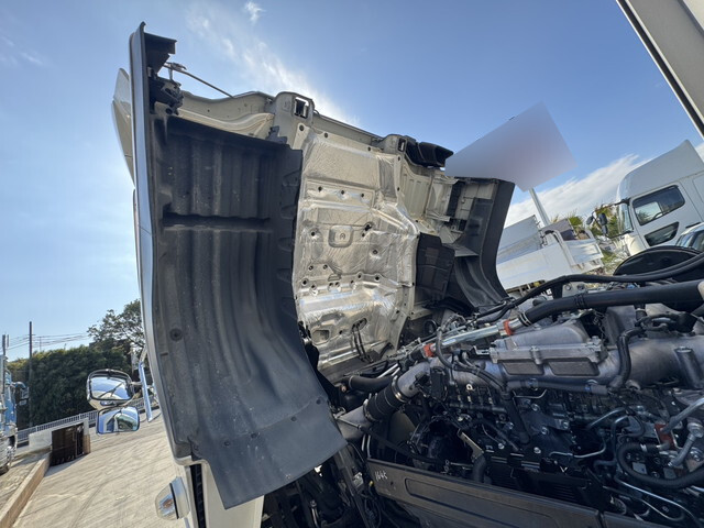 いすゞギガアルミウイング大型（10t）[写真20]