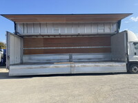 いすゞギガアルミウイング大型（10t）[写真25]