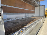 いすゞギガアルミウイング大型（10t）[写真27]