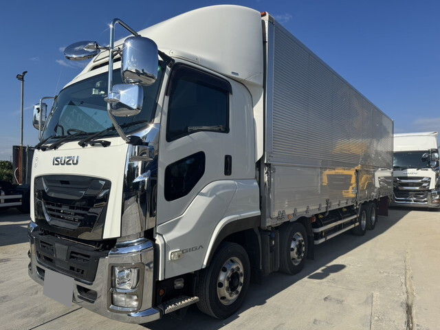 いすゞギガアルミウイング大型（10t）[写真03]