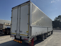 いすゞギガアルミウイング大型（10t）[写真05]