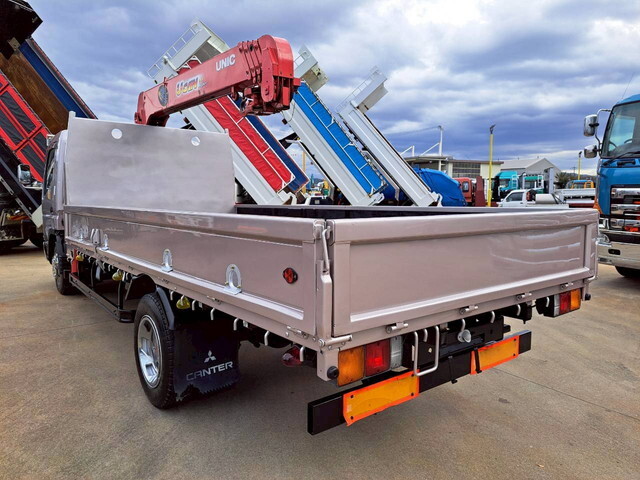 三菱ふそうキャンタークレーン5段小型（2t・3t）[写真02]