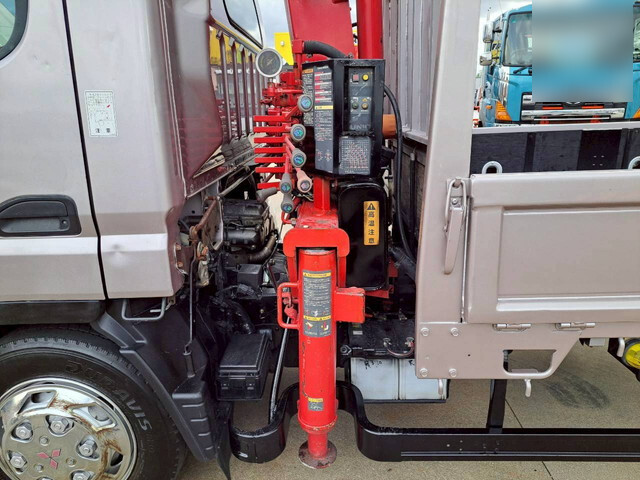 三菱ふそうキャンタークレーン5段小型（2t・3t）[写真21]