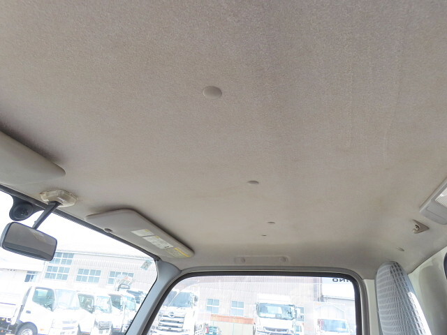 日野デュトロ平ボディ小型（2t・3t）[写真20]