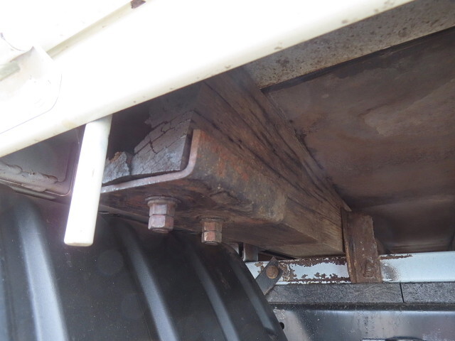 日野デュトロ平ボディ小型（2t・3t）[写真27]