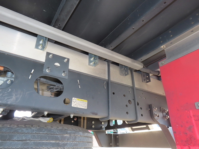 いすゞフォワードアルミウイング中型（4t）[写真10]