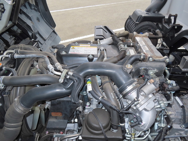 いすゞフォワードアルミウイング中型（4t）[写真14]