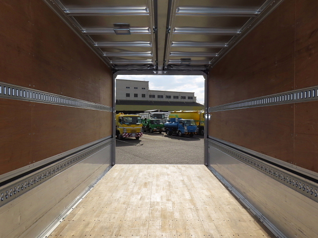 いすゞフォワードアルミウイング中型（4t）[写真28]