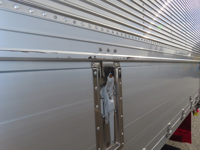 いすゞフォワードアルミウイング中型（4t）[写真33]