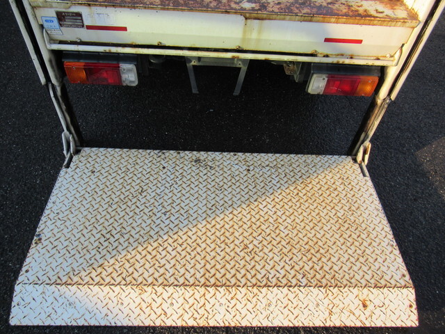 日野デュトロ平ボディ小型（2t・3t）[写真10]