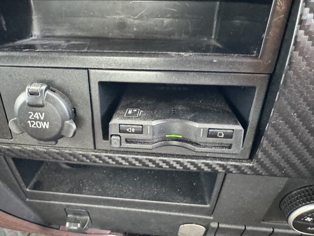 日野レンジャーアルミウイング中型（4t）[写真14]